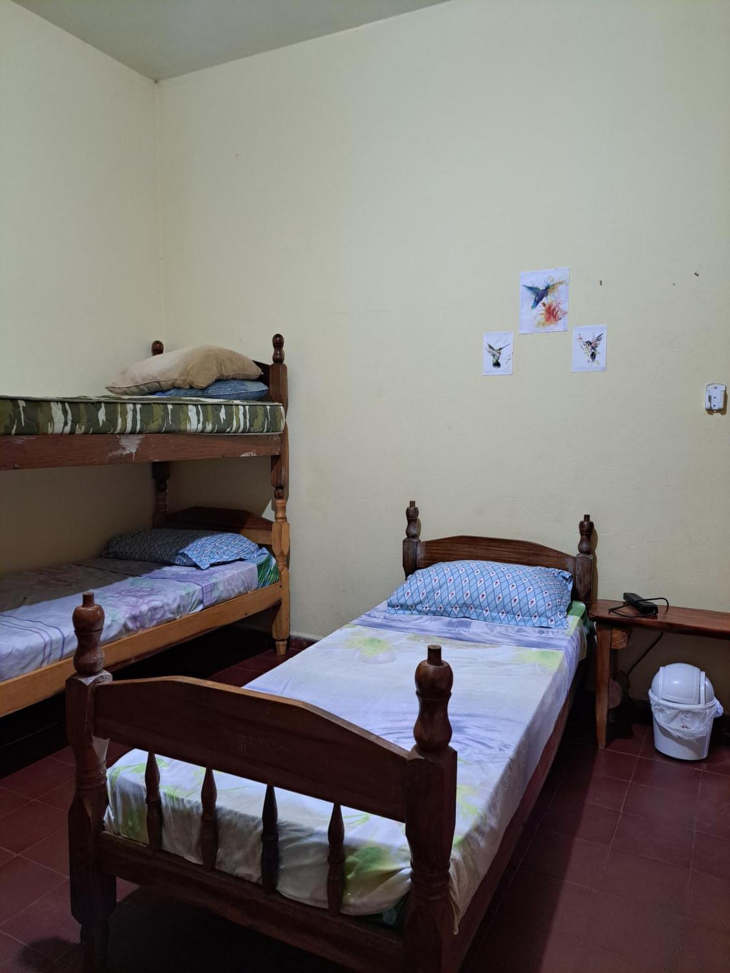 Hummingbird Hostel Ciudad del Este Exterior photo