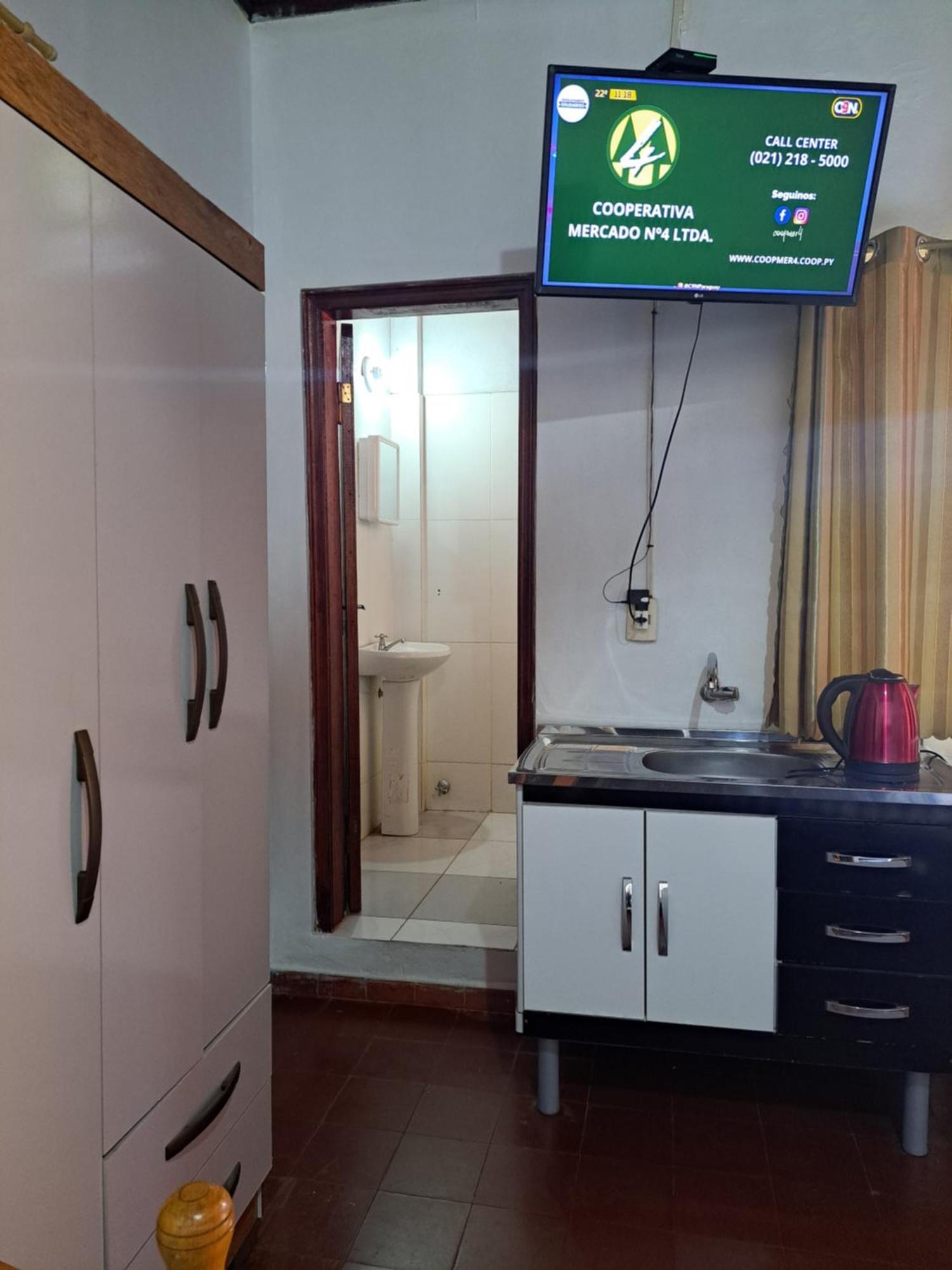 Hummingbird Hostel Ciudad del Este Exterior photo