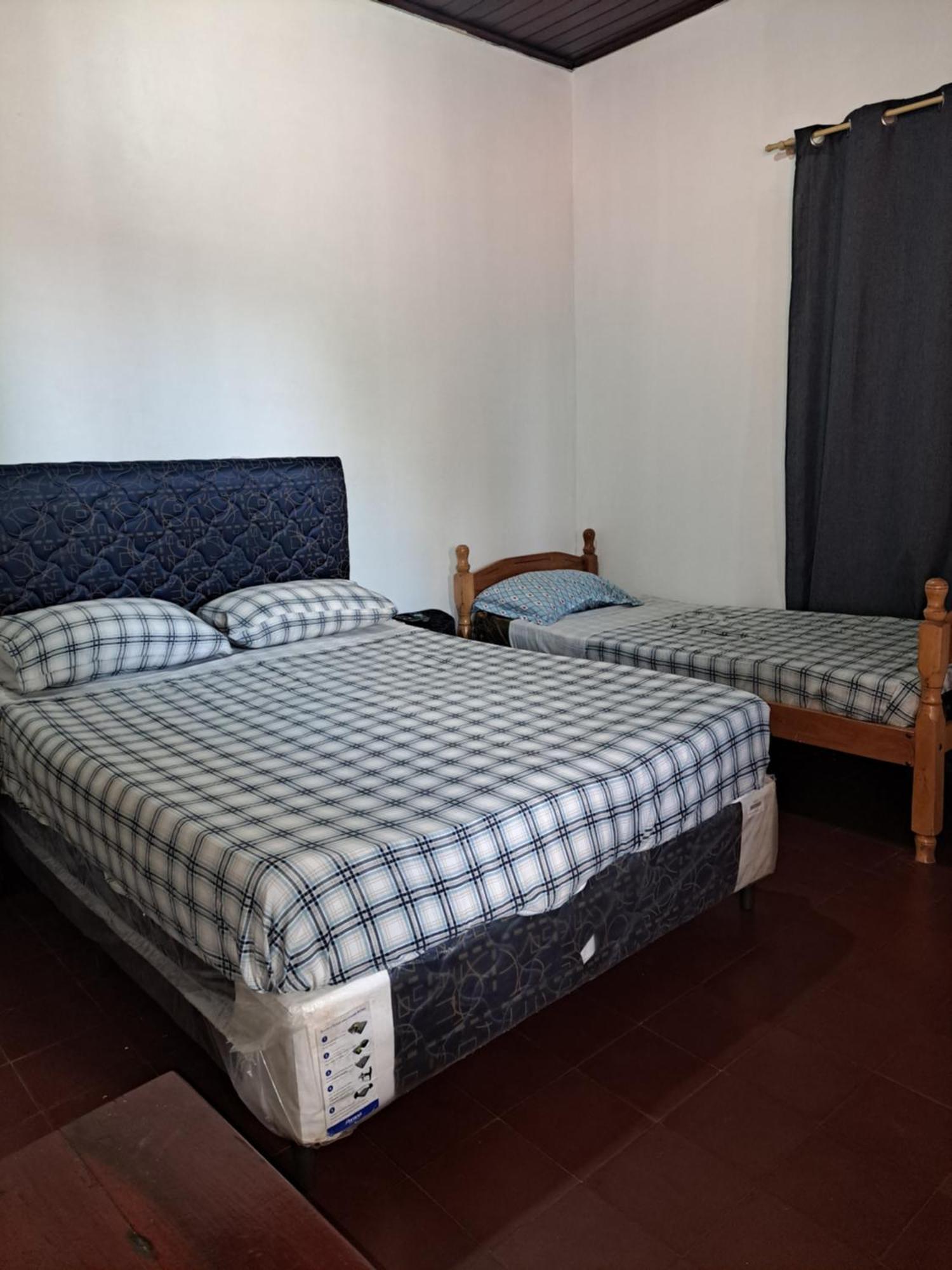 Hummingbird Hostel Ciudad del Este Exterior photo