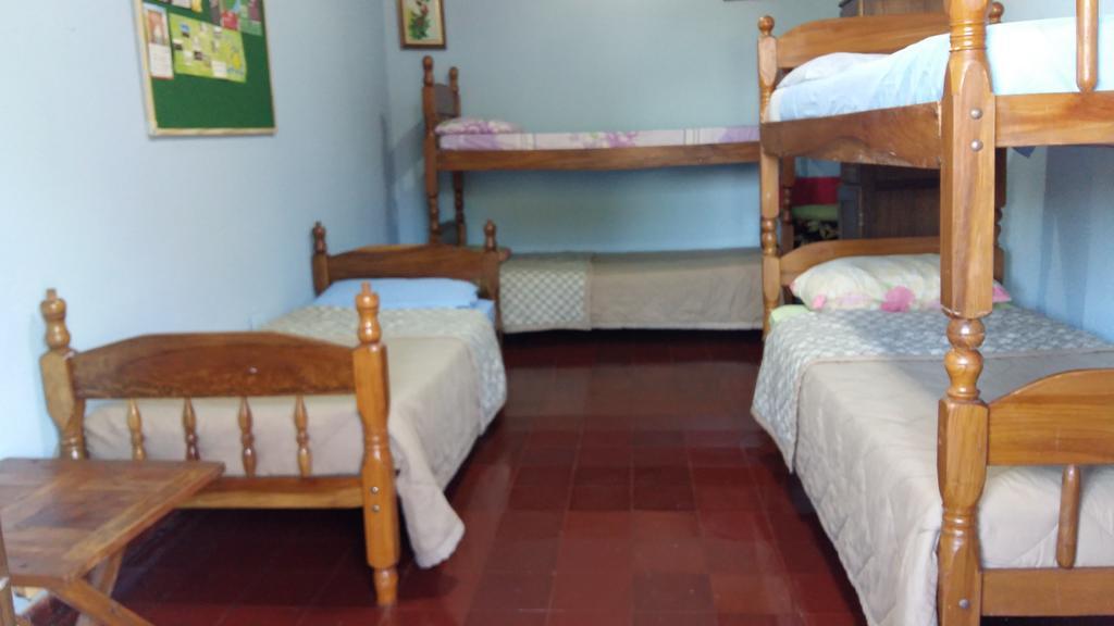 Hummingbird Hostel Ciudad del Este Exterior photo