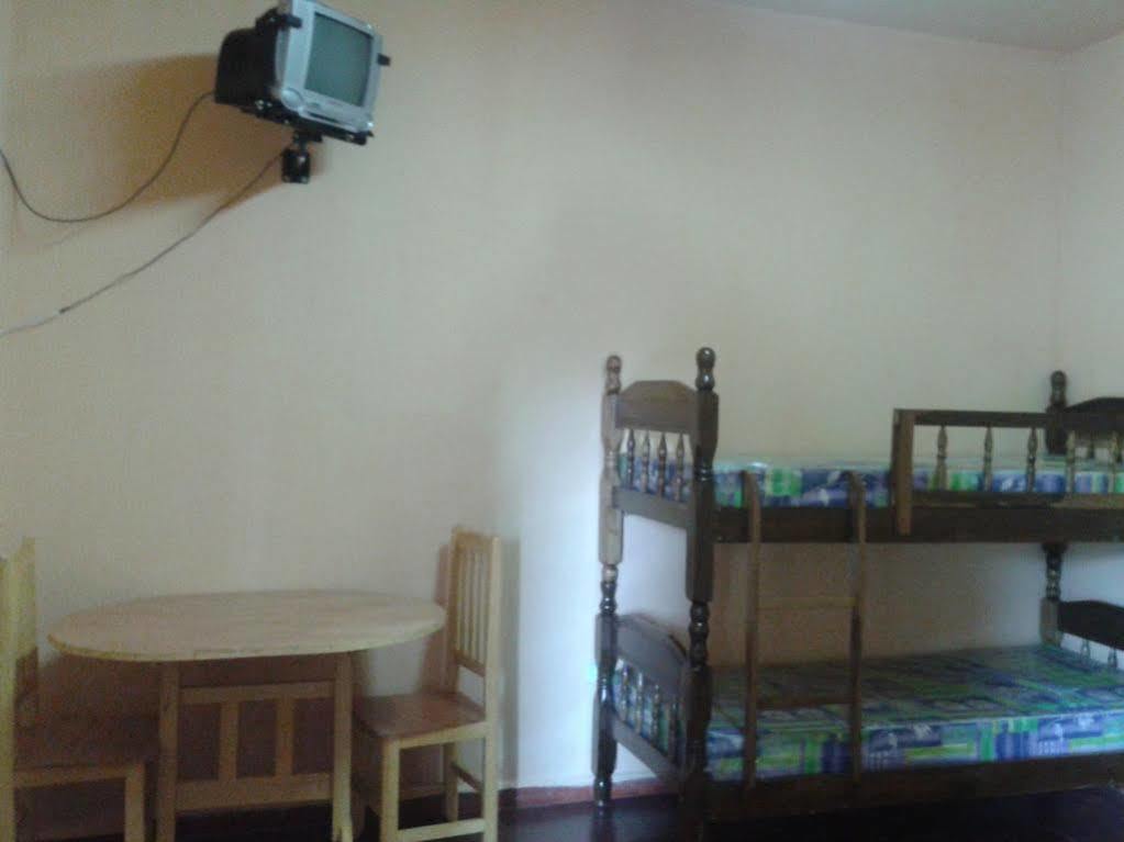 Hummingbird Hostel Ciudad del Este Exterior photo